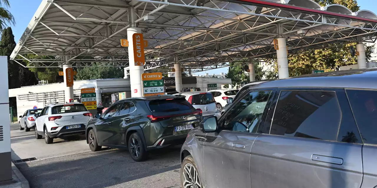 «Ça devient très dur» : la pénurie de carburant se tend en France