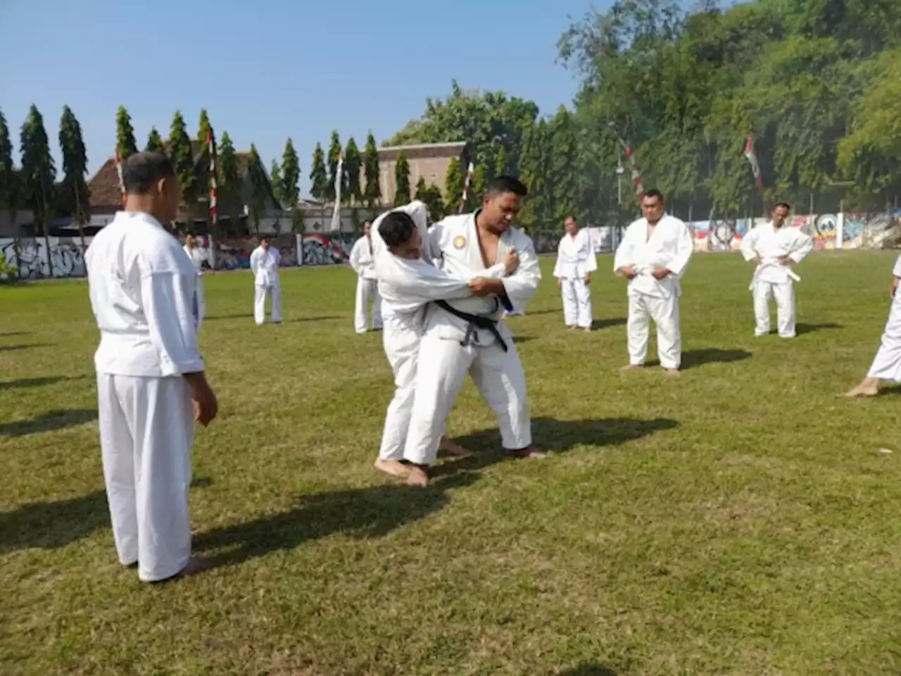 Bripka Ibnu Nugroho, Antara Tugas sebagai Polisi dan Pelatih Jujitsu