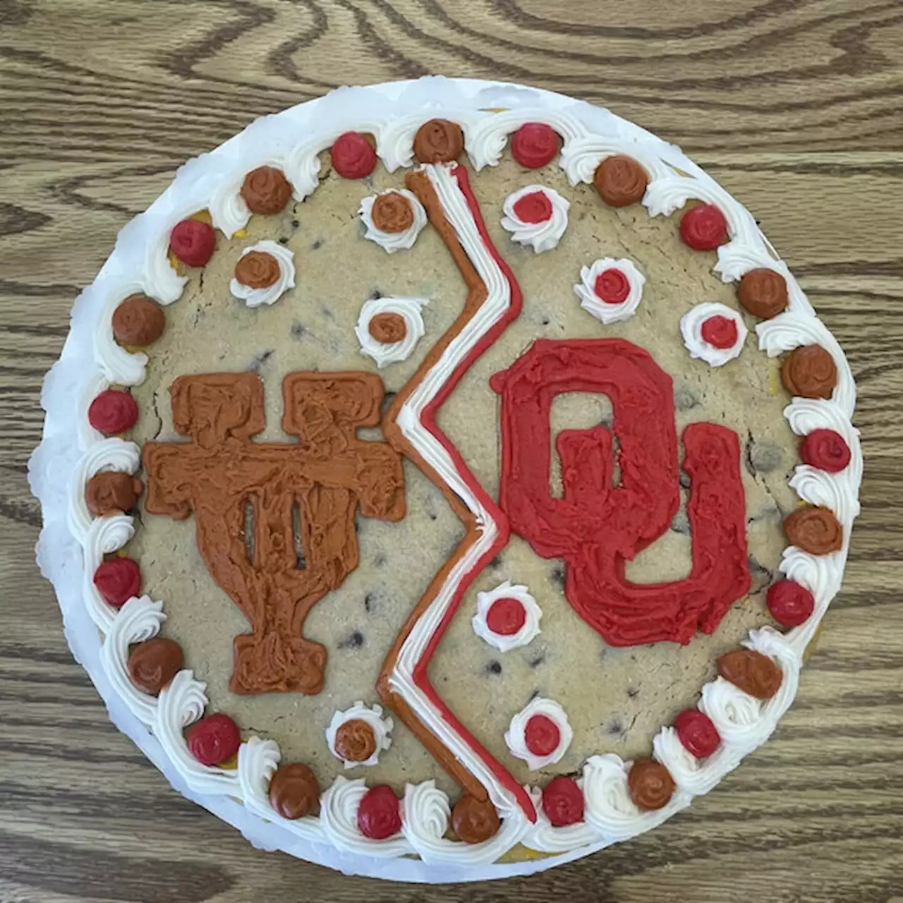 JD's Chippery ready making 6k cookies ahead of Red River Showdown - KRLD News