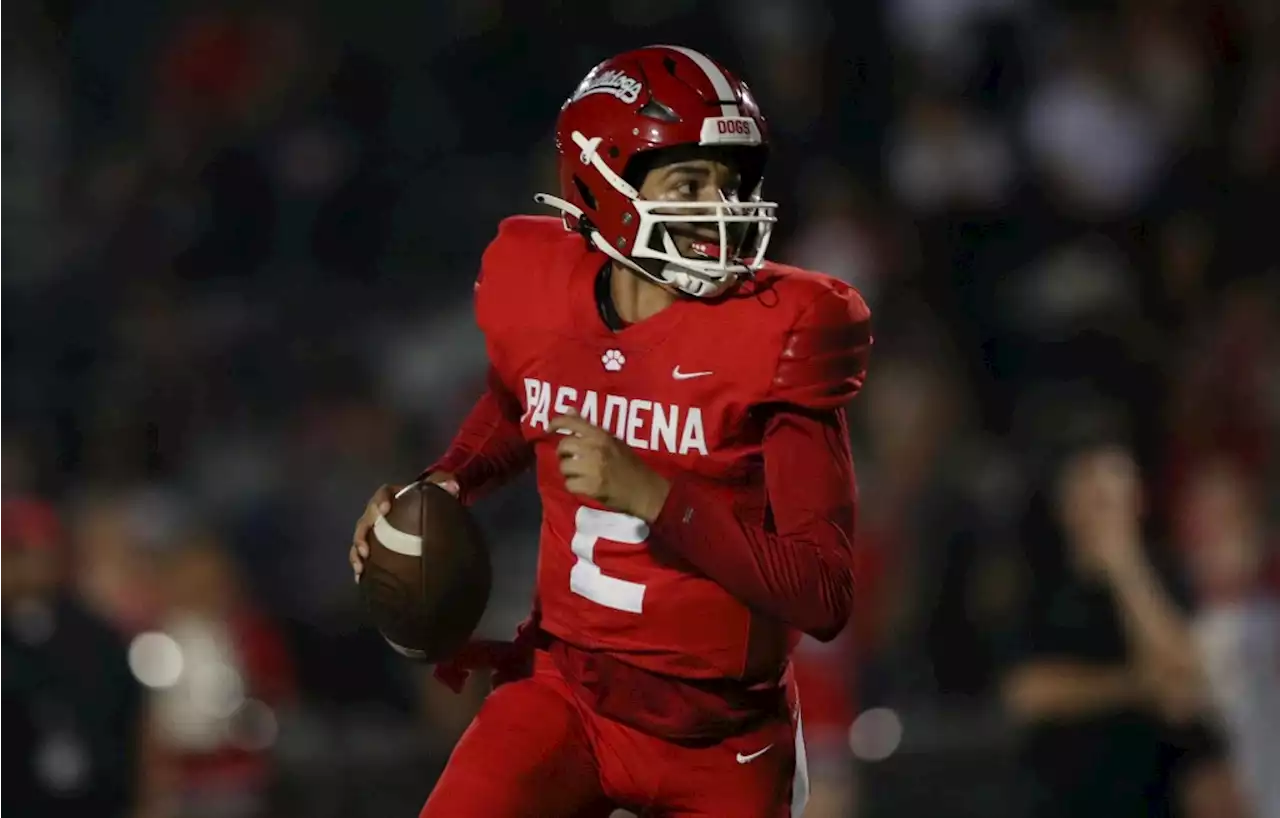 Indiana Wijay throws 6 TDs as Pasadena football handles Burroughs