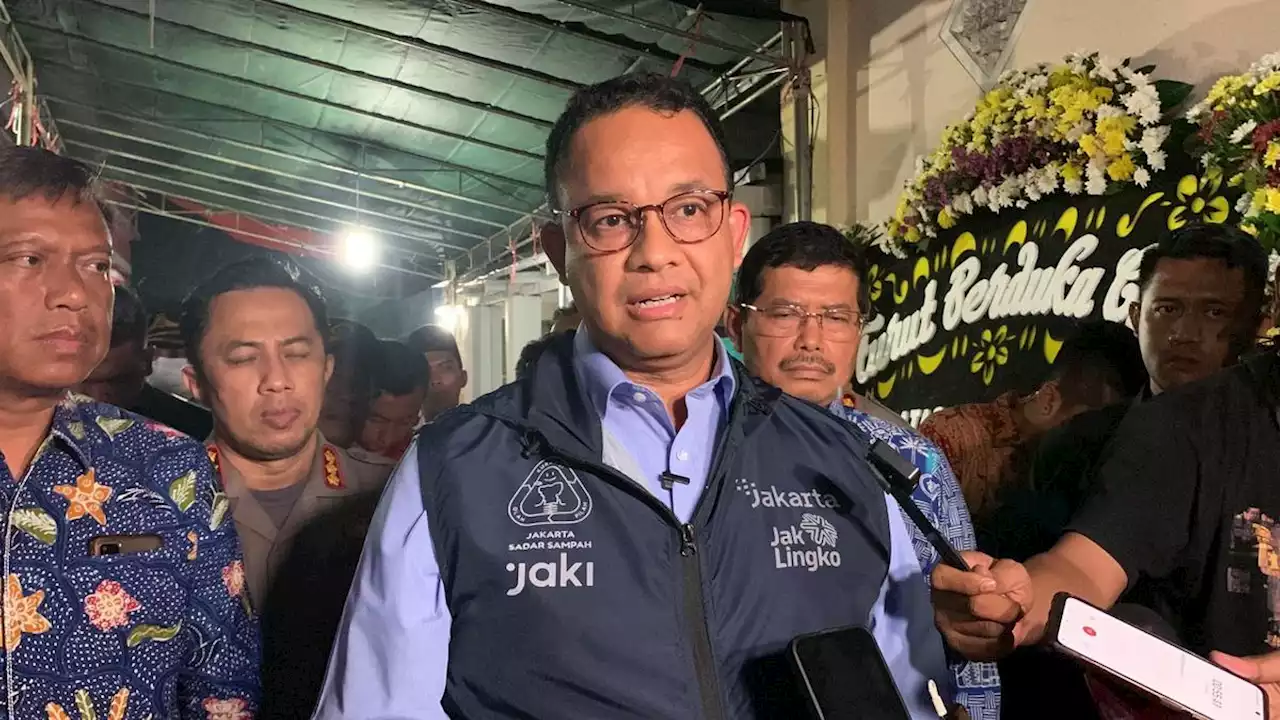 Anies Bertemu Keluarga Henk Ngantung Saat Tinjau Halte Bundaran HI