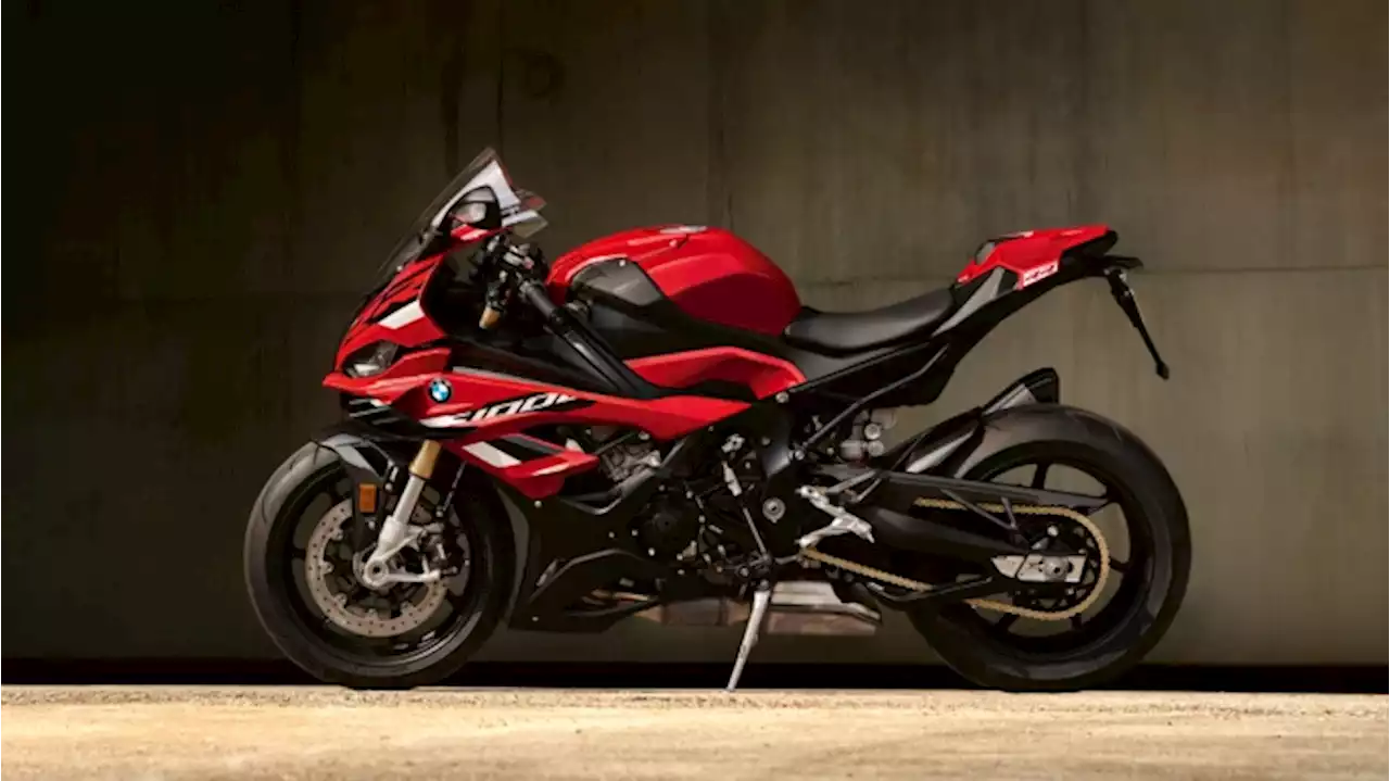 First Look: BMW’s Updated S 1000 RR Superbike Performs Even More Like Its Race-Only Counterpart