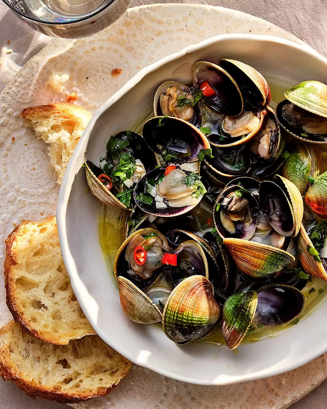 Clams in Sherry Sauce (Almejas a la Gaditana)