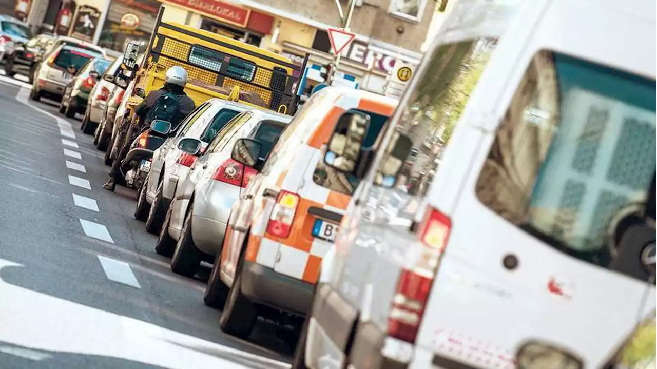 Einschränkungen des Straßenverkehrs: Demonstrationen in Berlin-Mitte wirken sich auf Verkehr aus