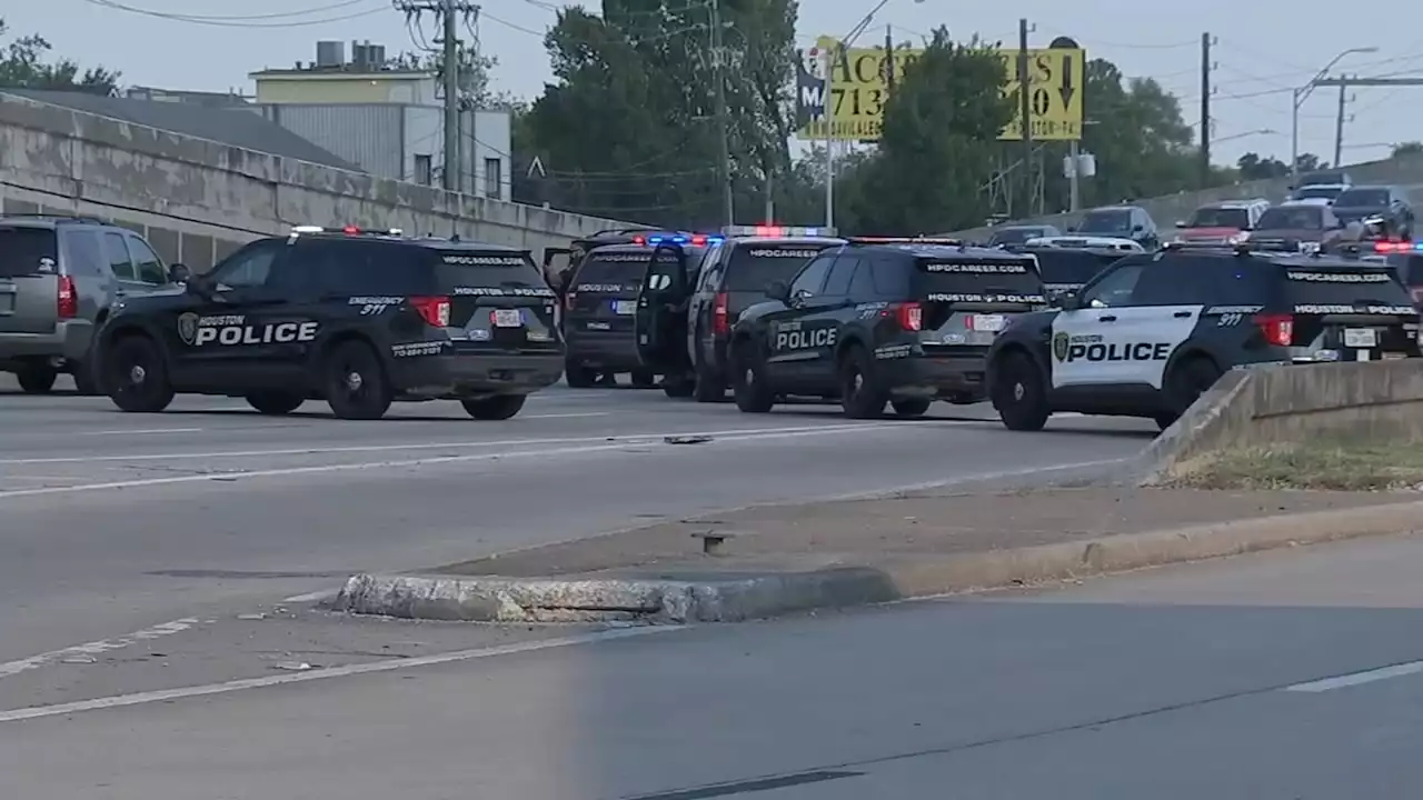 Murder-attempted suicide shuts down I-45 for hours, HPD investigating