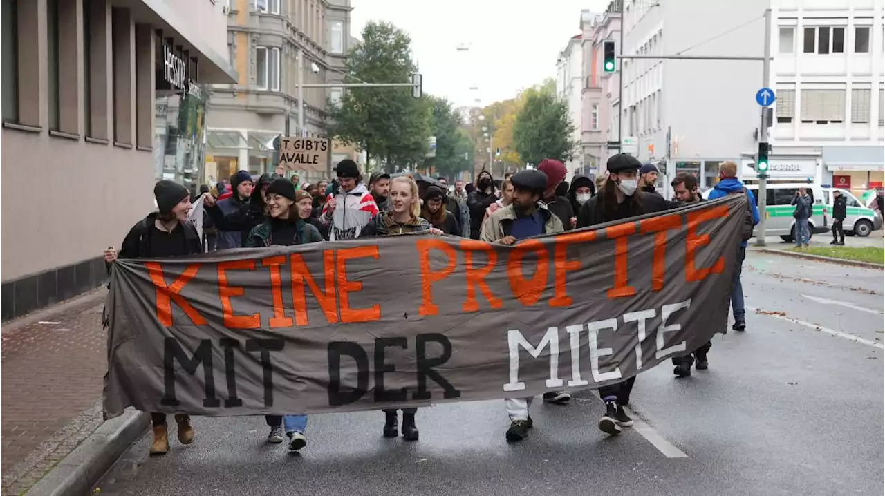 Ein breites Bündnis fordert einen Mietenstopp für Augsburg