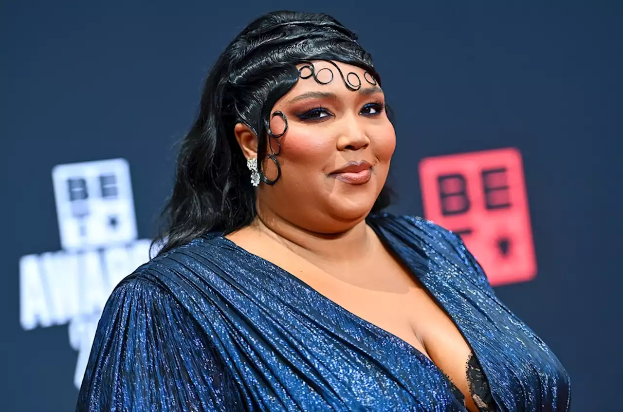 Lizzo Seemingly Responds to Kanye West’s Comments About Her Weight at Toronto Concert