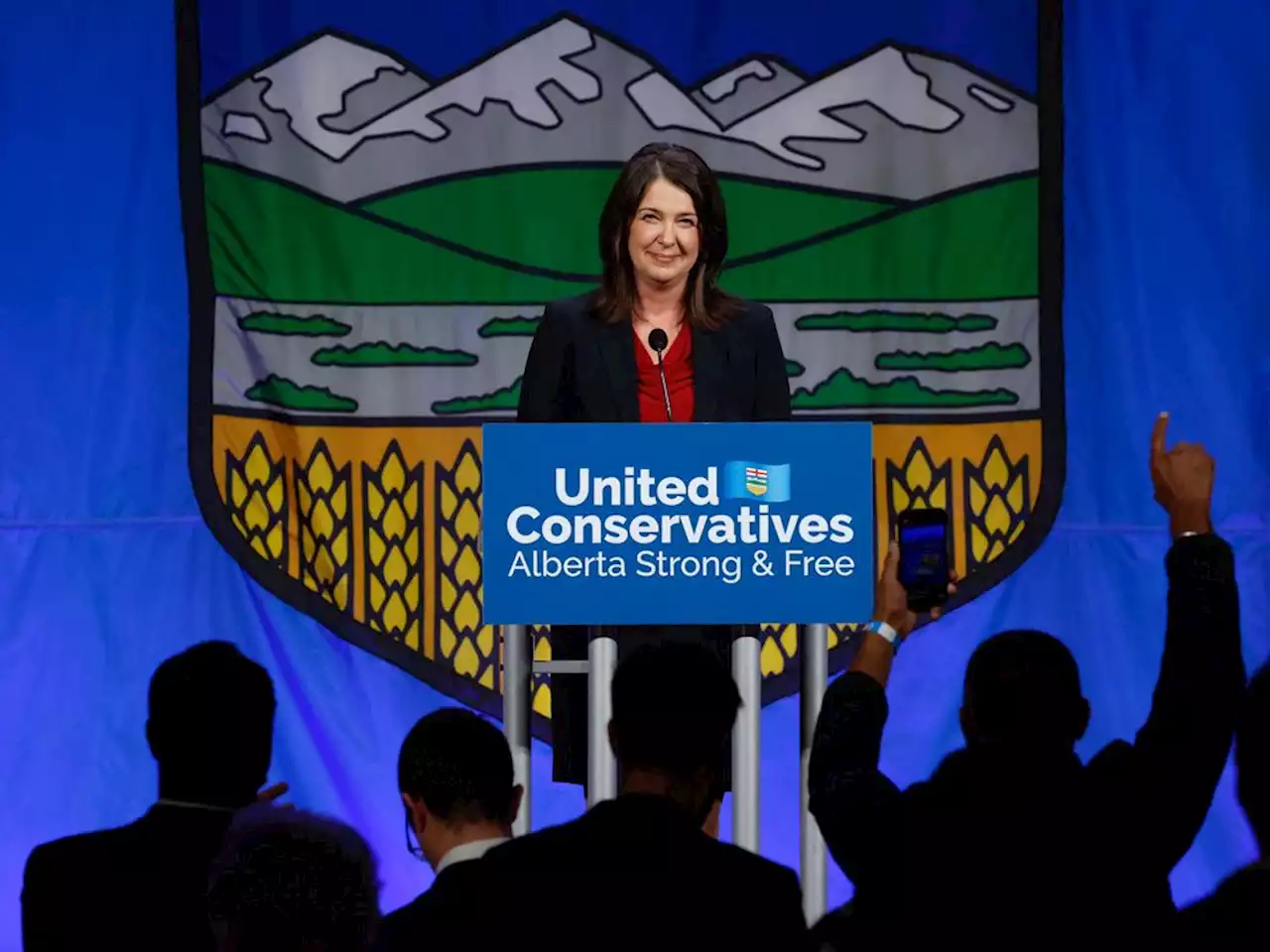 Danielle Smith defends plan to hold byelection in Brooks-Medicine Hat but not Calgary-Elbow