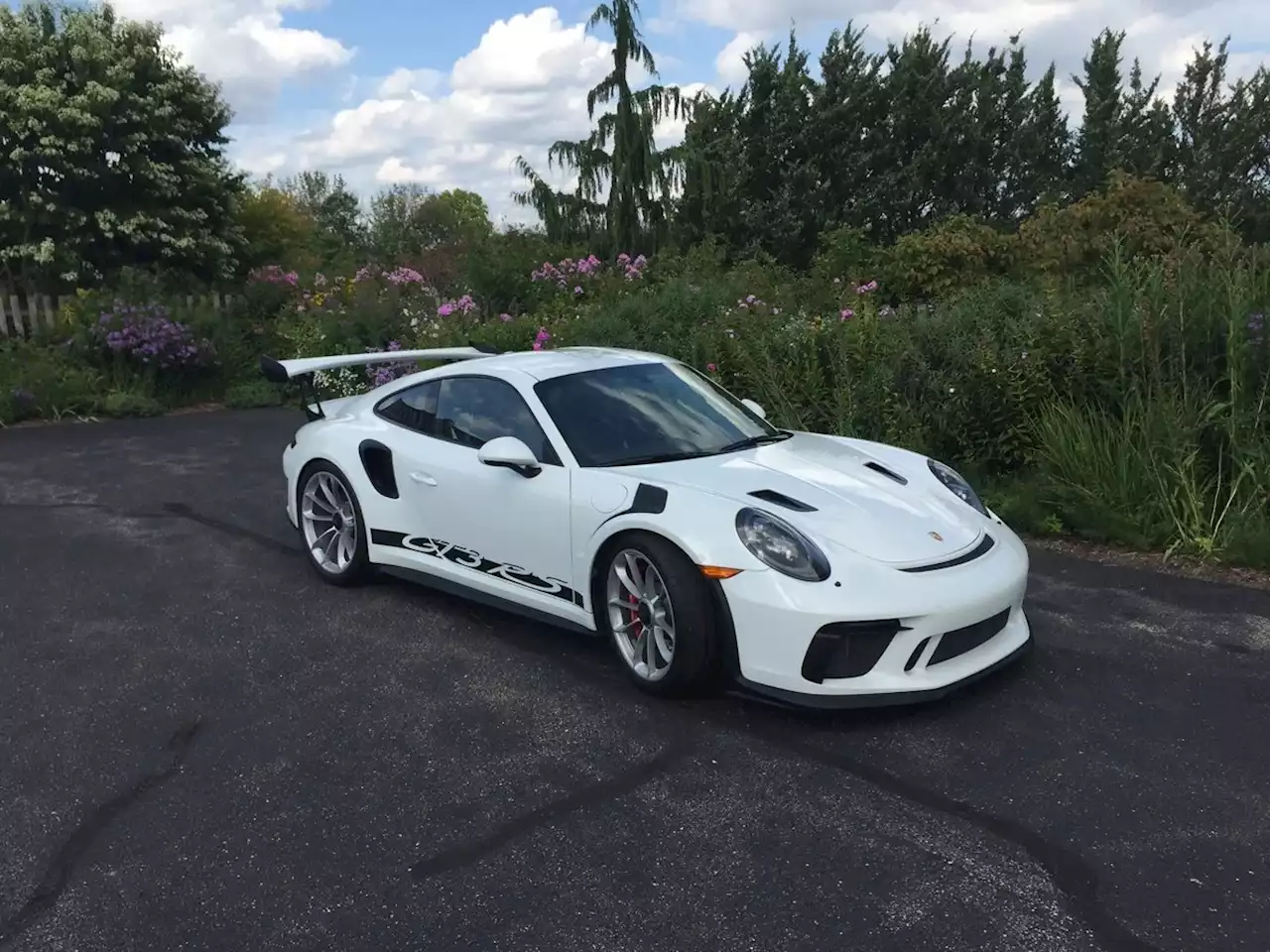 2019 Porsche 911 GT3 RS Begging to Be Tracked Is Our Bring a Trailer Auction Pick of the Day