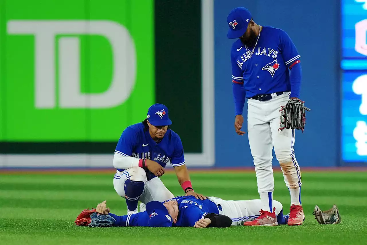 Blue Jays eliminated from MLB playoffs after blowing 7 run lead against Seattle