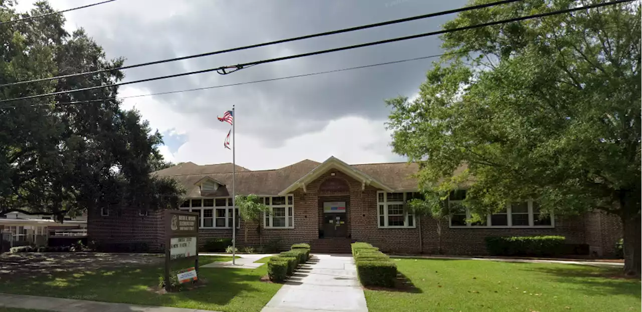 Florida school police shoot ax-wielding man trying to enter elementary school