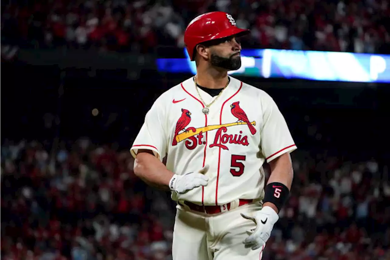 Cardinals face future without Pujols, Molina wearing red