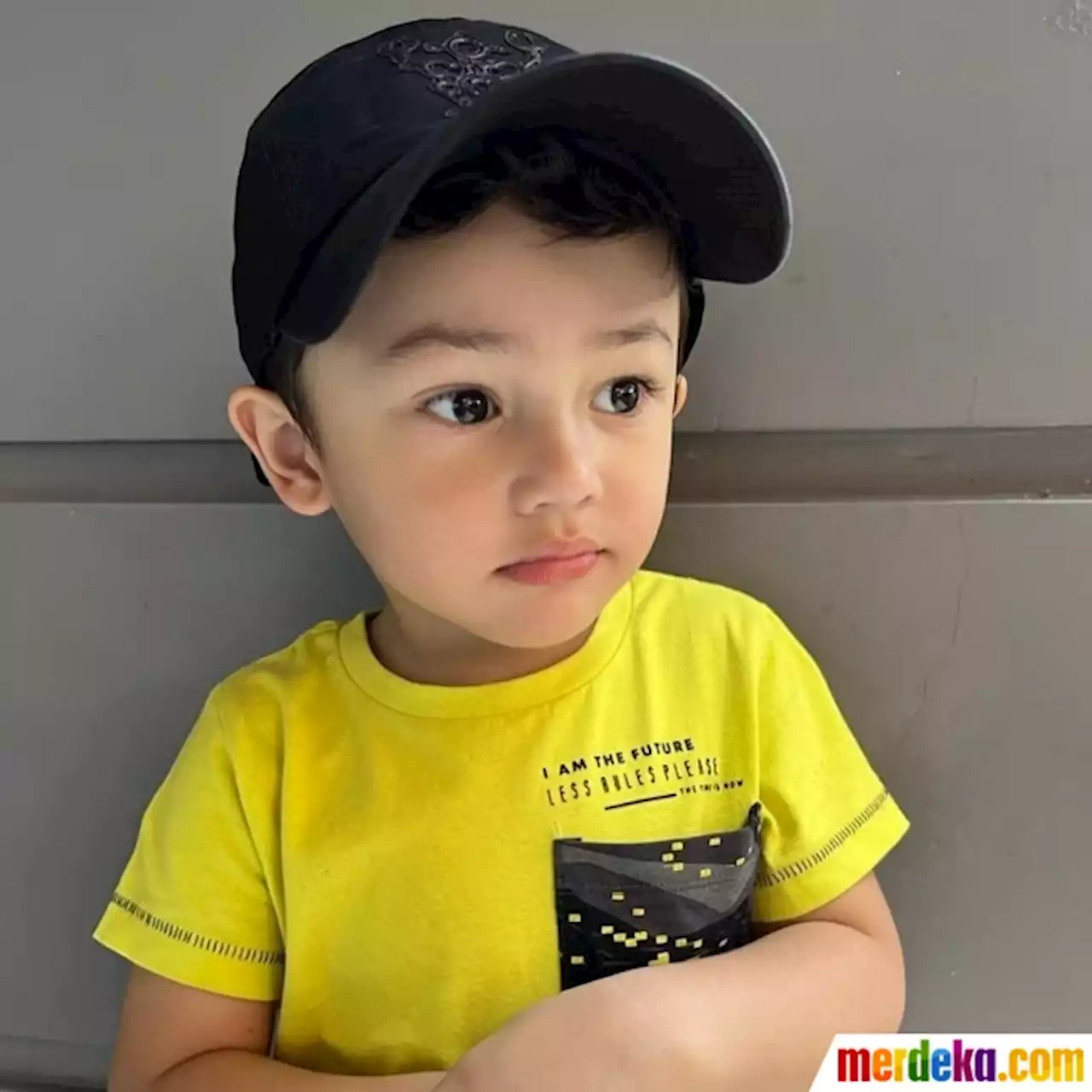 Foto : 5 Potret Saka Anak Ussy Kini Menginjak 2 Tahun, Netizen 'Tolong Ganteng Banget' | merdeka.com