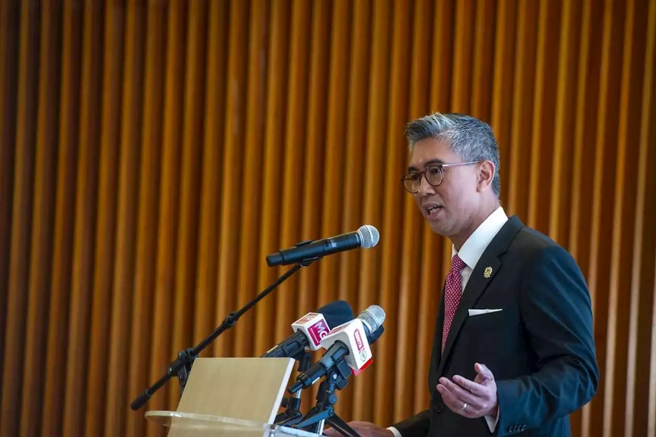 Tengku Zafrul claims all telcos signed 5G access agreements with DNB, but is it true? - SoyaCincau