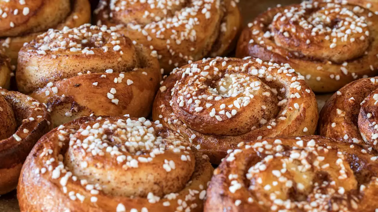 Rezept für leckere Kürbis-Zimtschnecken – verfeinert mit Marzipan und Mandeln