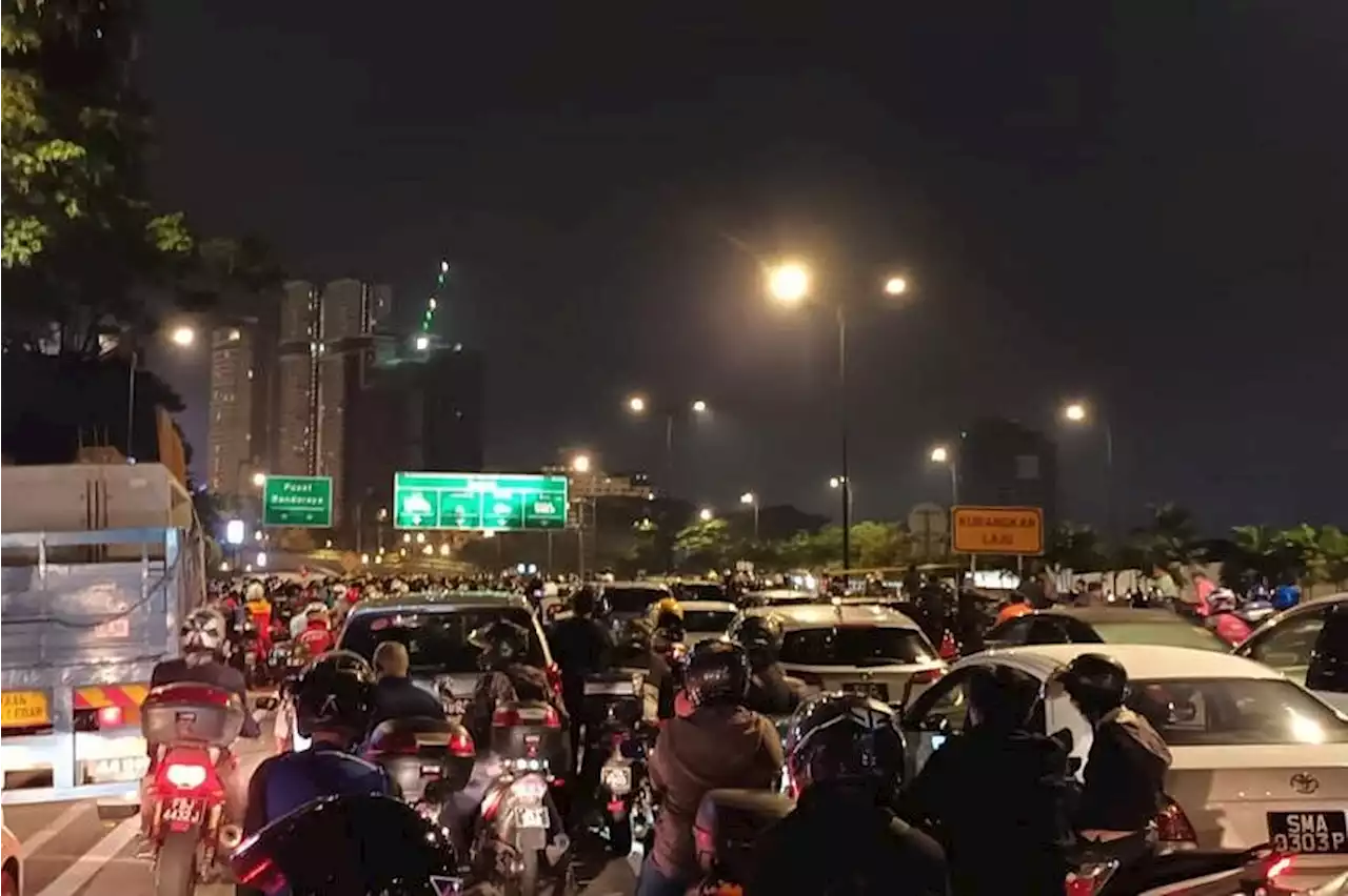 Power outage at Woodlands Checkpoint delays immigration clearance