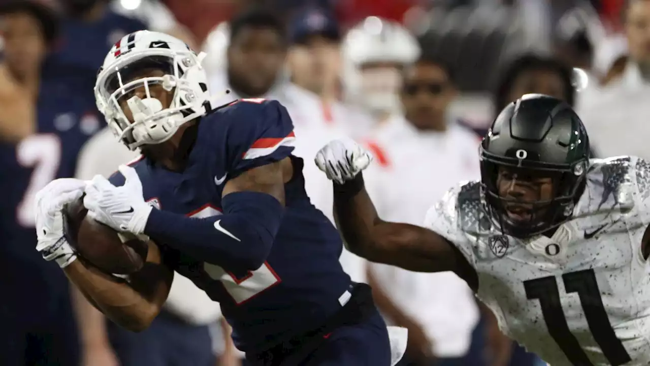 Arizona trails No. 12 Oregon 28-13 at halftime; Wildcats have yielded 346 yards