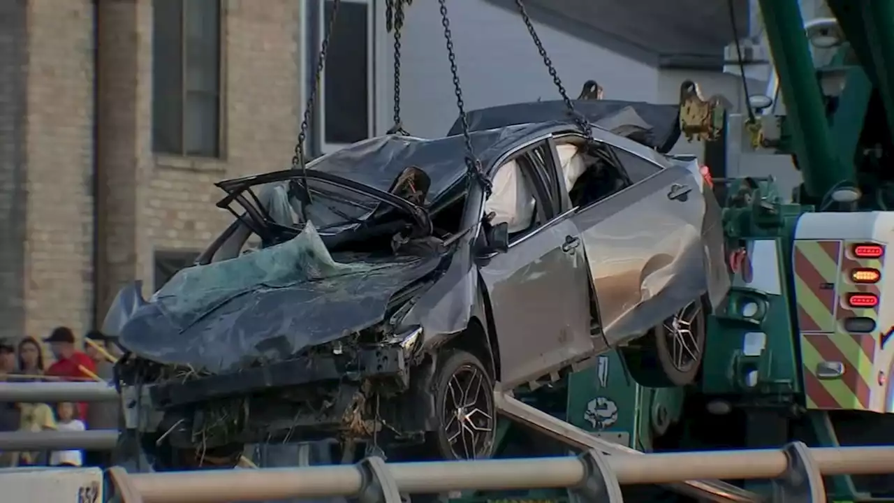 2 people found dead in submerged car that went unnoticed for hours in southwest Houston bayou