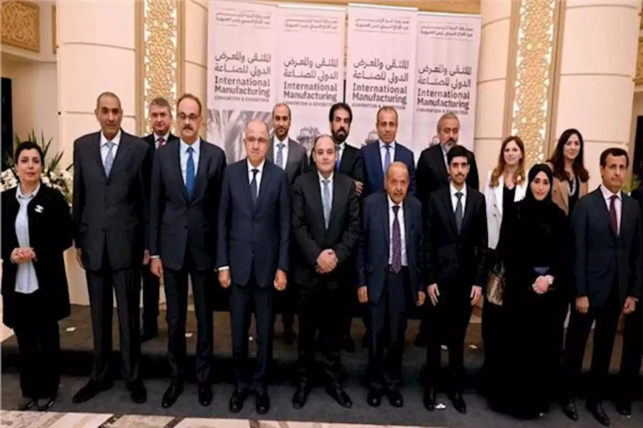 وزير التجارة يلتقي وفد رابطة رجال الأعمال القطريين لبحث التعاون
