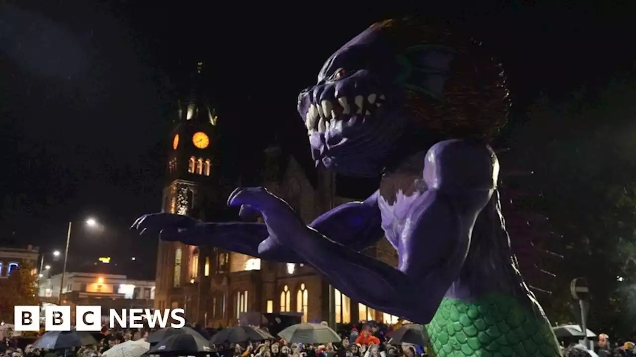 Halloween: Thousands celebrate Londonderry Halloween finale