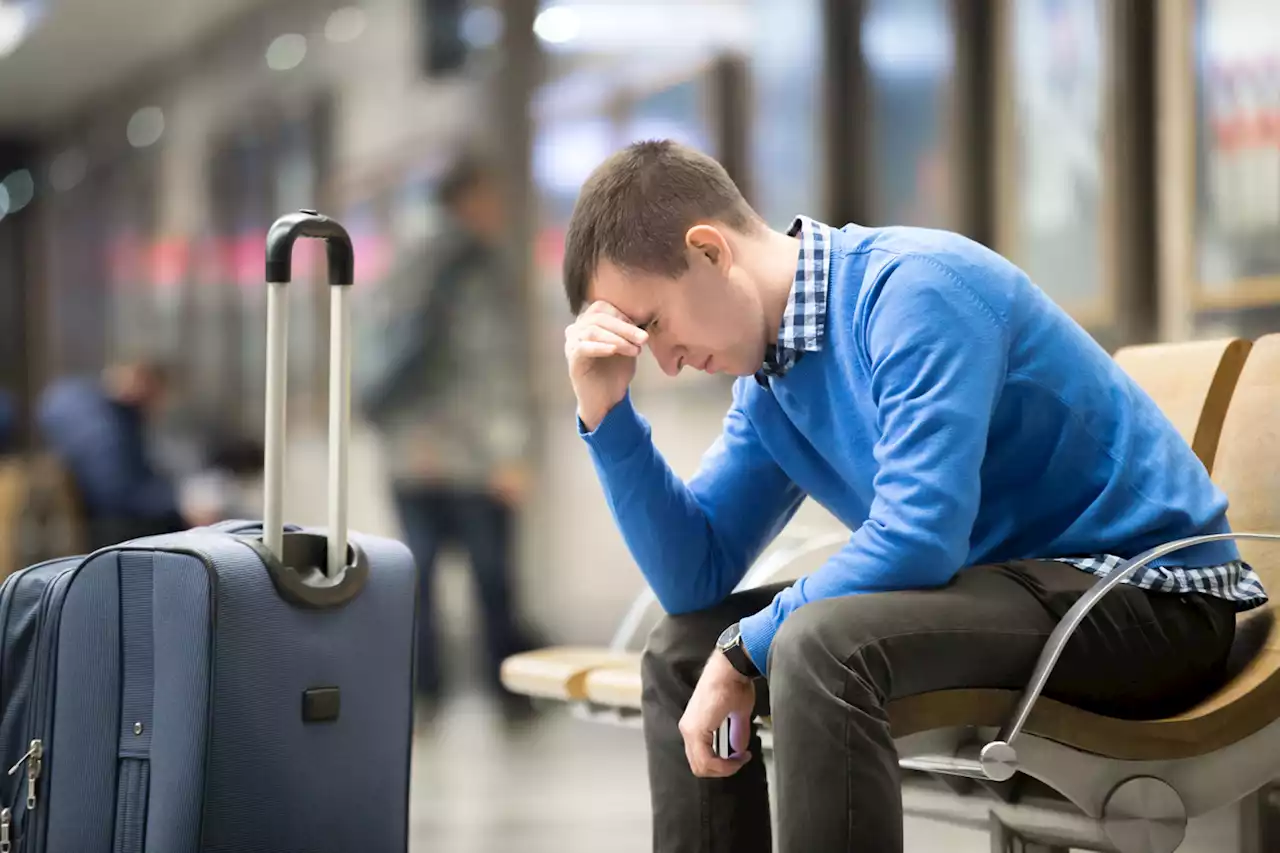 8 Ways to Reduce Travel Anxiety, According to Therapists