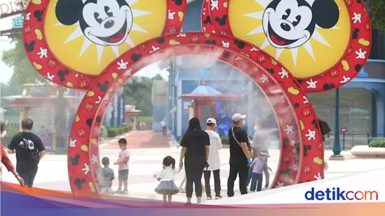 Disneyland Shanghai Tiba-tiba Ditutup, Ribuan Pengunjung Terjebak