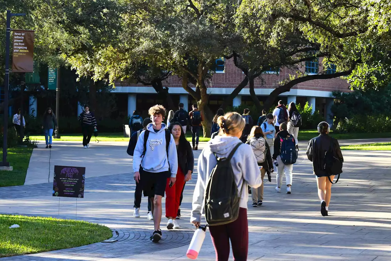 San Antonio’s big universities recover enrollment — but most smaller ones still have post-pandemic blues