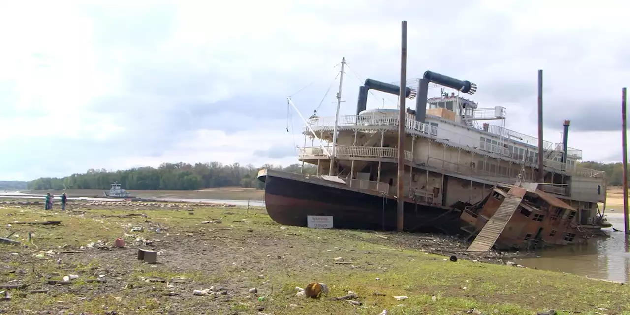 Sunken casino riverboat revealed by low water levels of Mississippi River