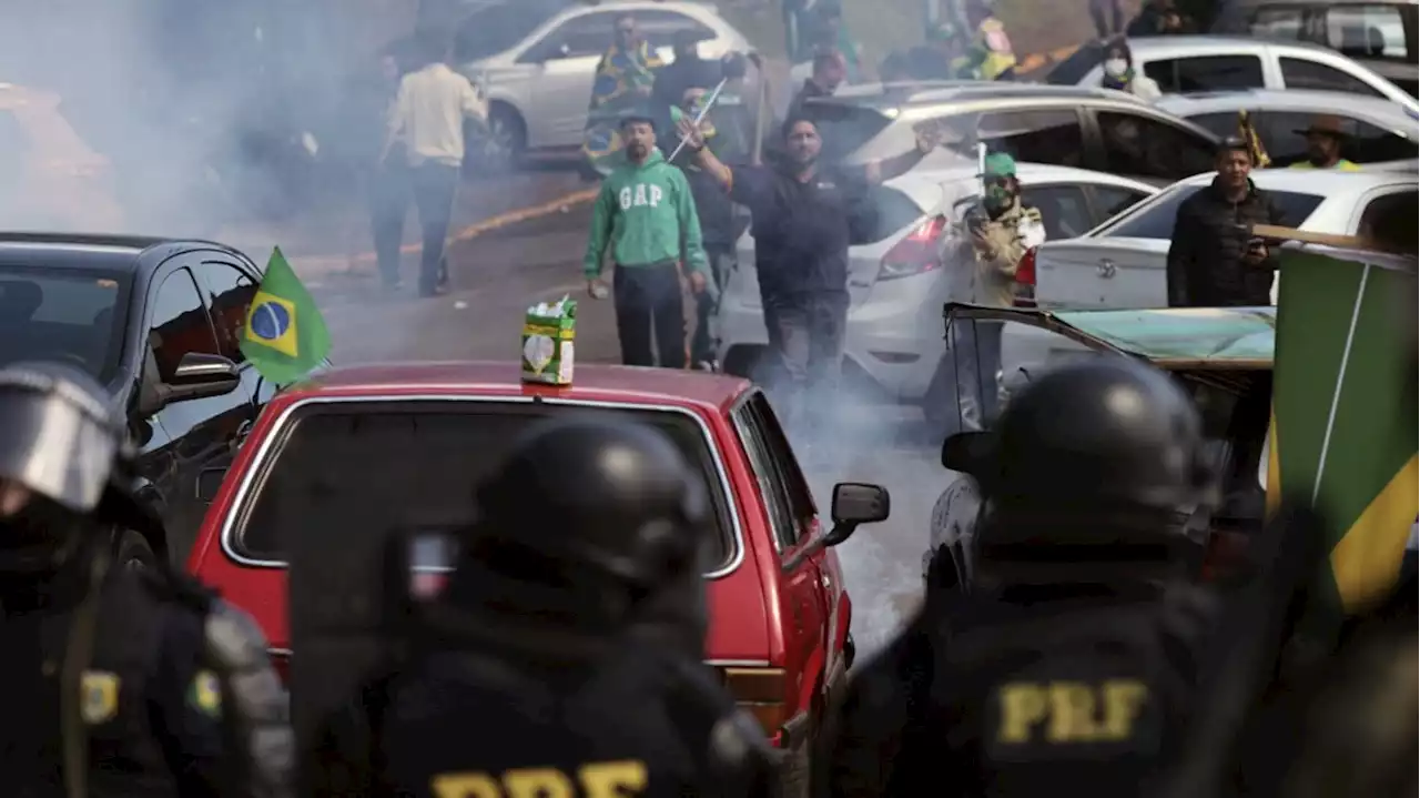 Présidentielle au Brésil : les blocages de routes s'intensifient, deux jours après la défaite de Jair Bolsonaro