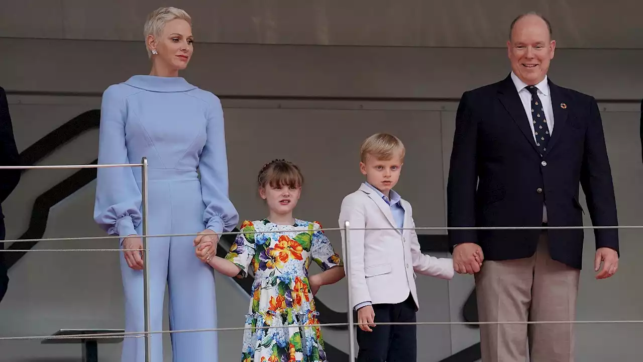 Charlene de Monaco : ses jumeaux Jacques et Gabriella déguisés en adorables petits monstres pour Halloween - Grazia