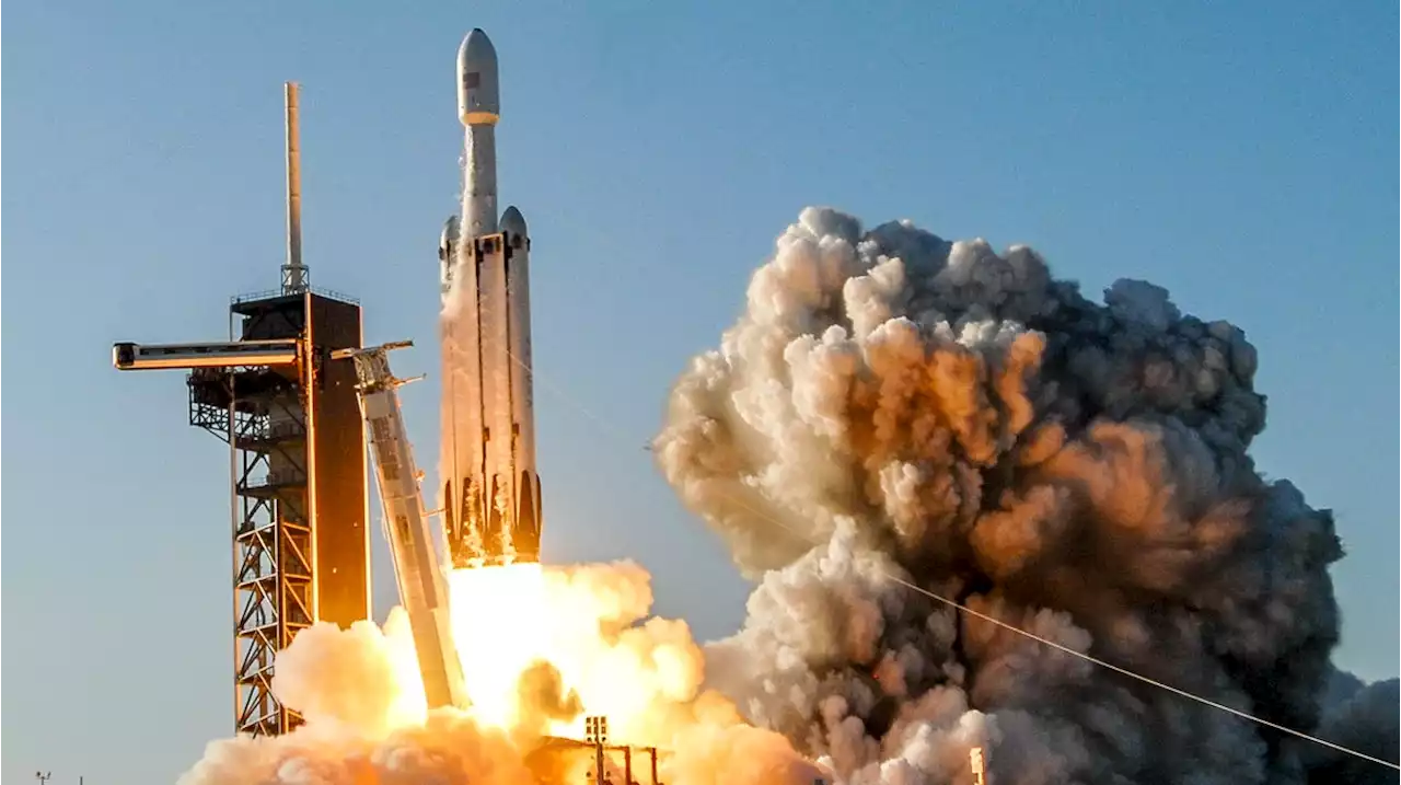 SpaceX Falcon Heavy mission to bring back double sonic boom landing after a 3-year absence