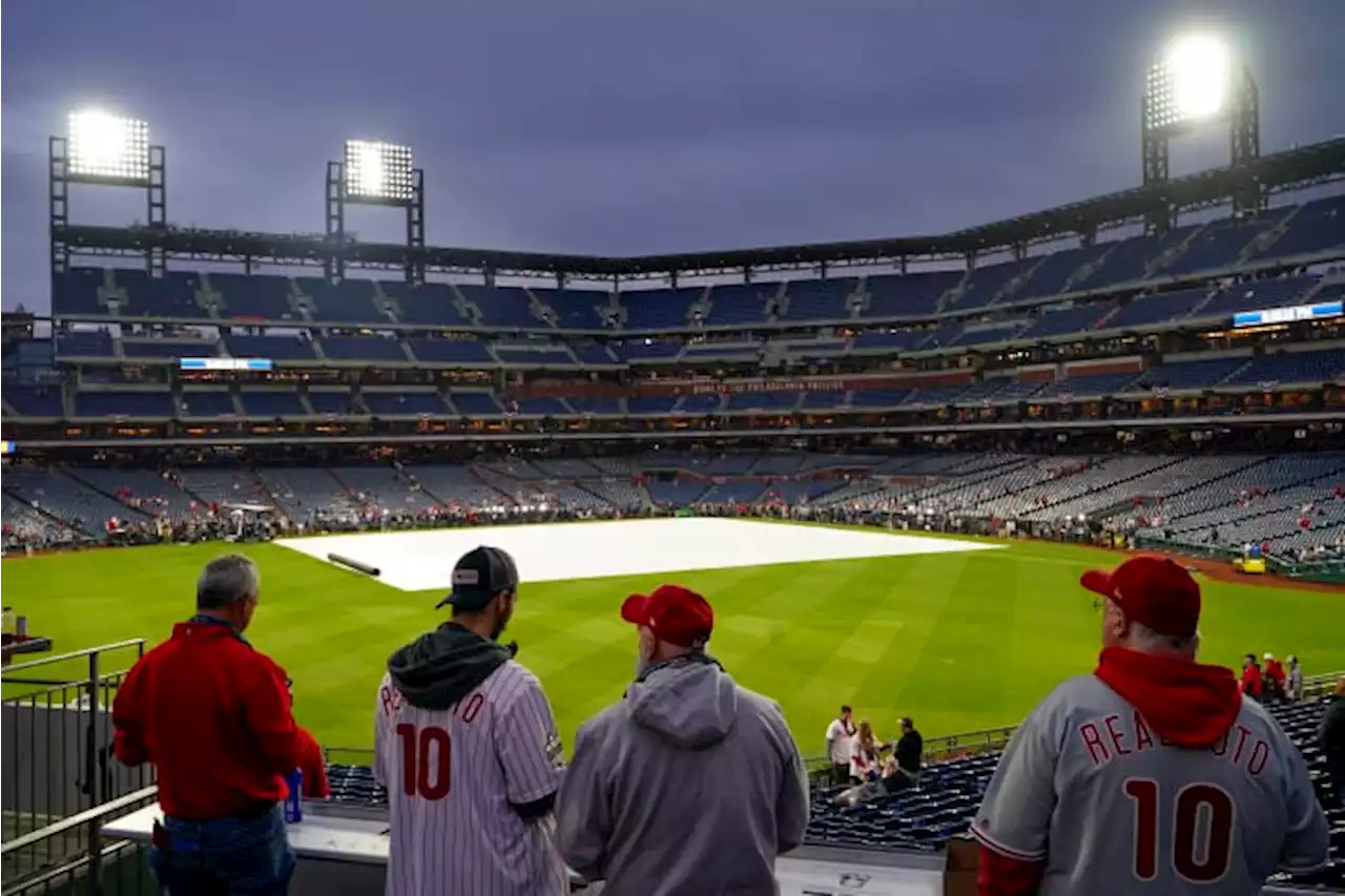 World Series rainout, Astros-Phils to play Game 3 Tuesday