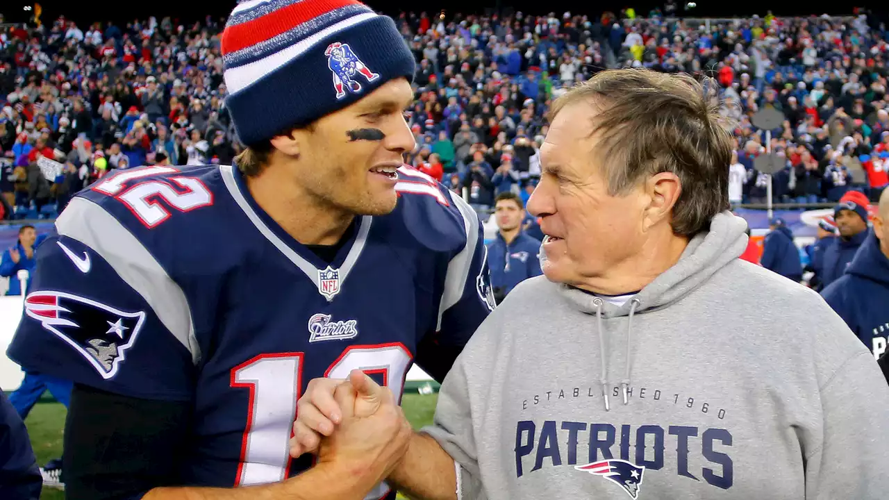 Tom Brady Heaps Praise on Bill Belichick as Patriots Coach Makes History