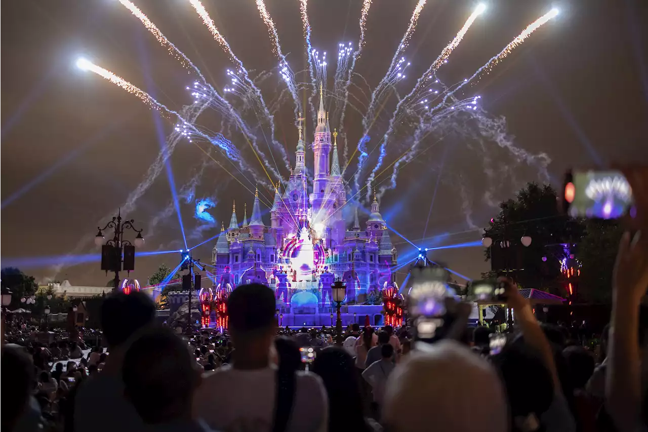 Video shows Shanghai Disneyland visitors trying to flee park amid lockdown