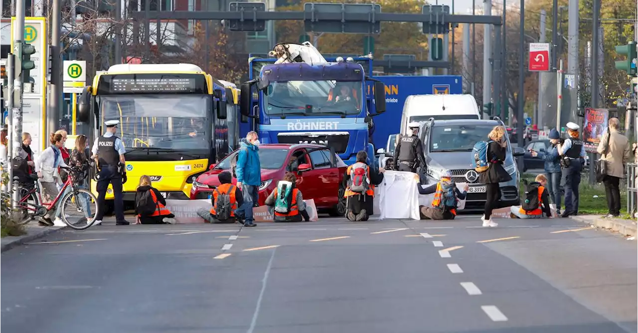 Climate activists face charges after autobahn stunt delays emergency help