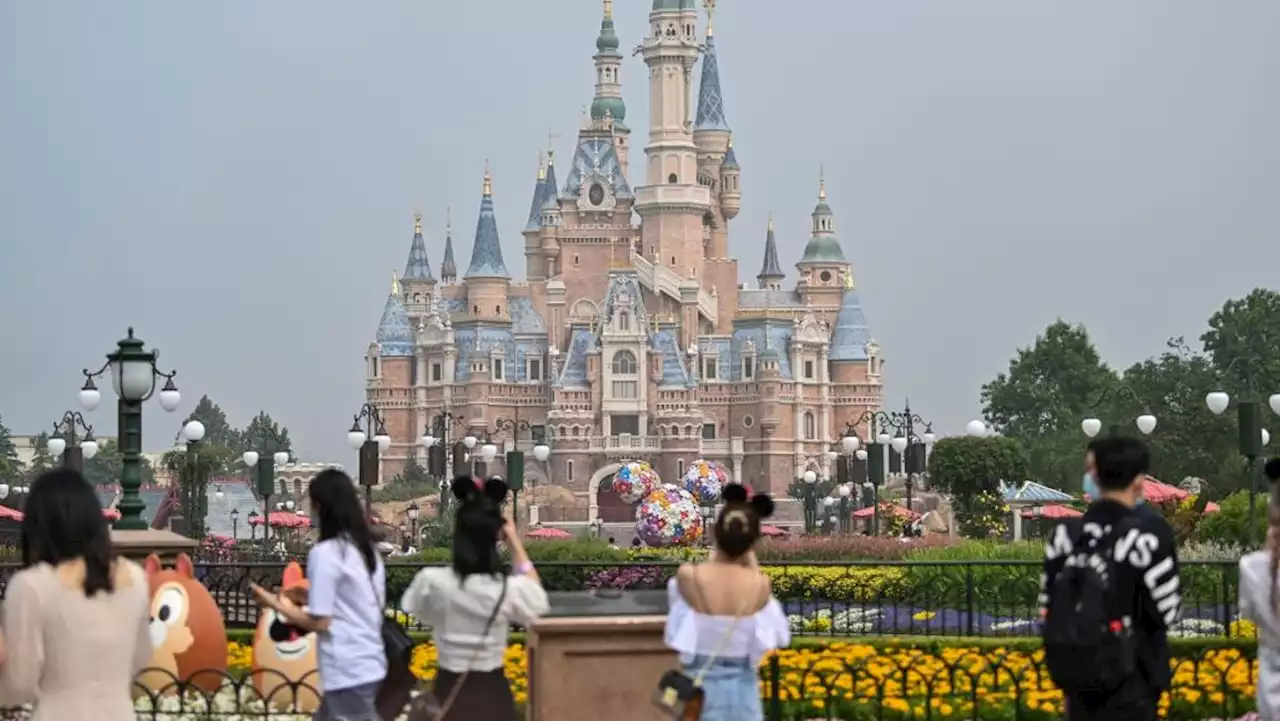 Shanghai Disneyland abruptly shut down until further notice due to COVID precaution measures