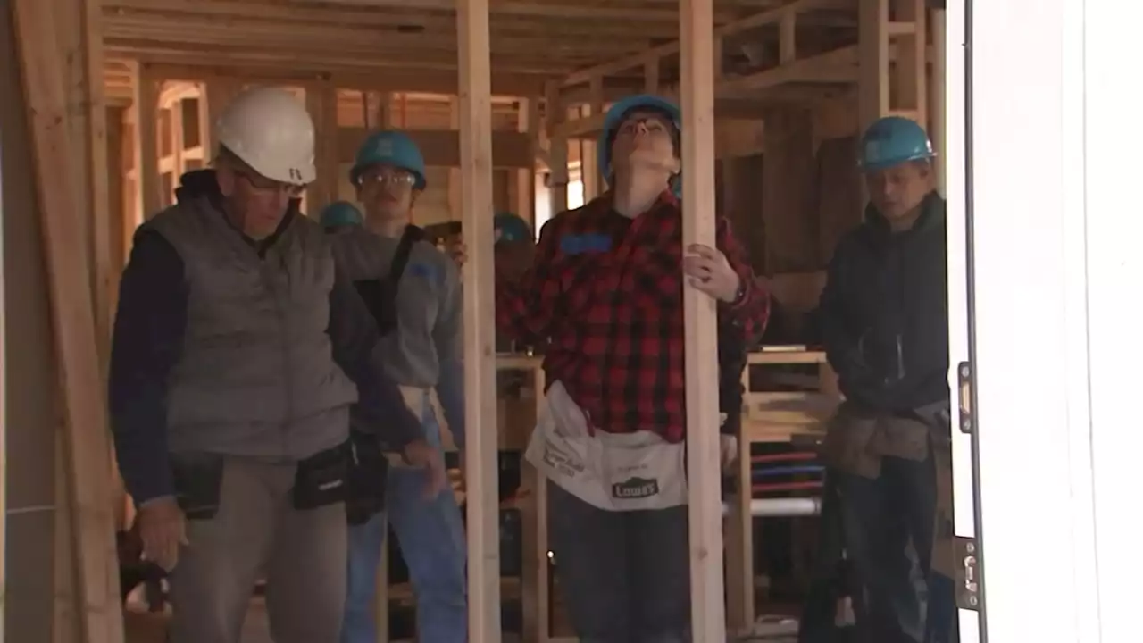 Veterans, active duty service members help build Habitat for Humanity homes in Montgomery County