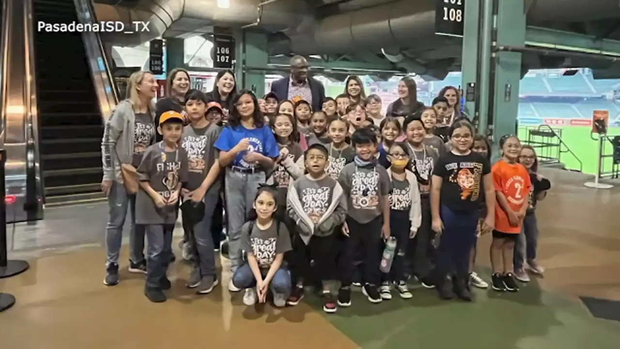 Video shows Dusty Baker's surprise drop-in on Pasadena ISD students touring Minute Maid Park