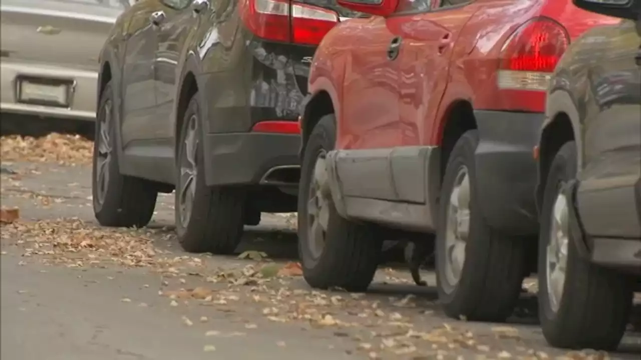 Community on edge after Chicago police issue alert after string of armed robberies, carjacking