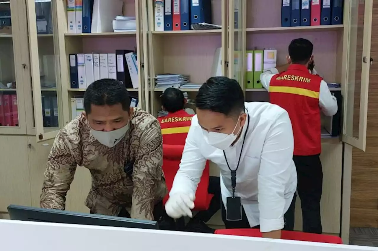 Kemarin, Penggeledahan kantor Pertamina Patra dan makna Hari Pahlawan