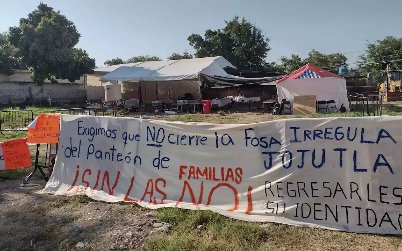 Colectivos de víctimas de Morelos impiden acceso a la zona cero de las fosas en Jojutla