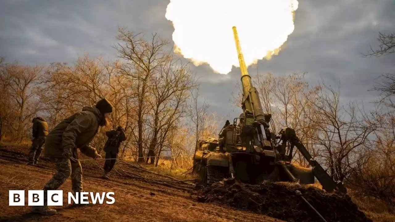 Ukraine war: Kyiv claims major gains as Russia exits Kherson