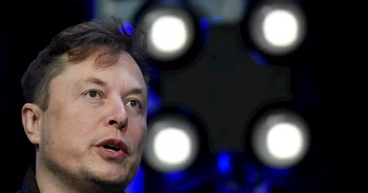 Elon Musk seeks to reassure advertisers on Twitter after chaos