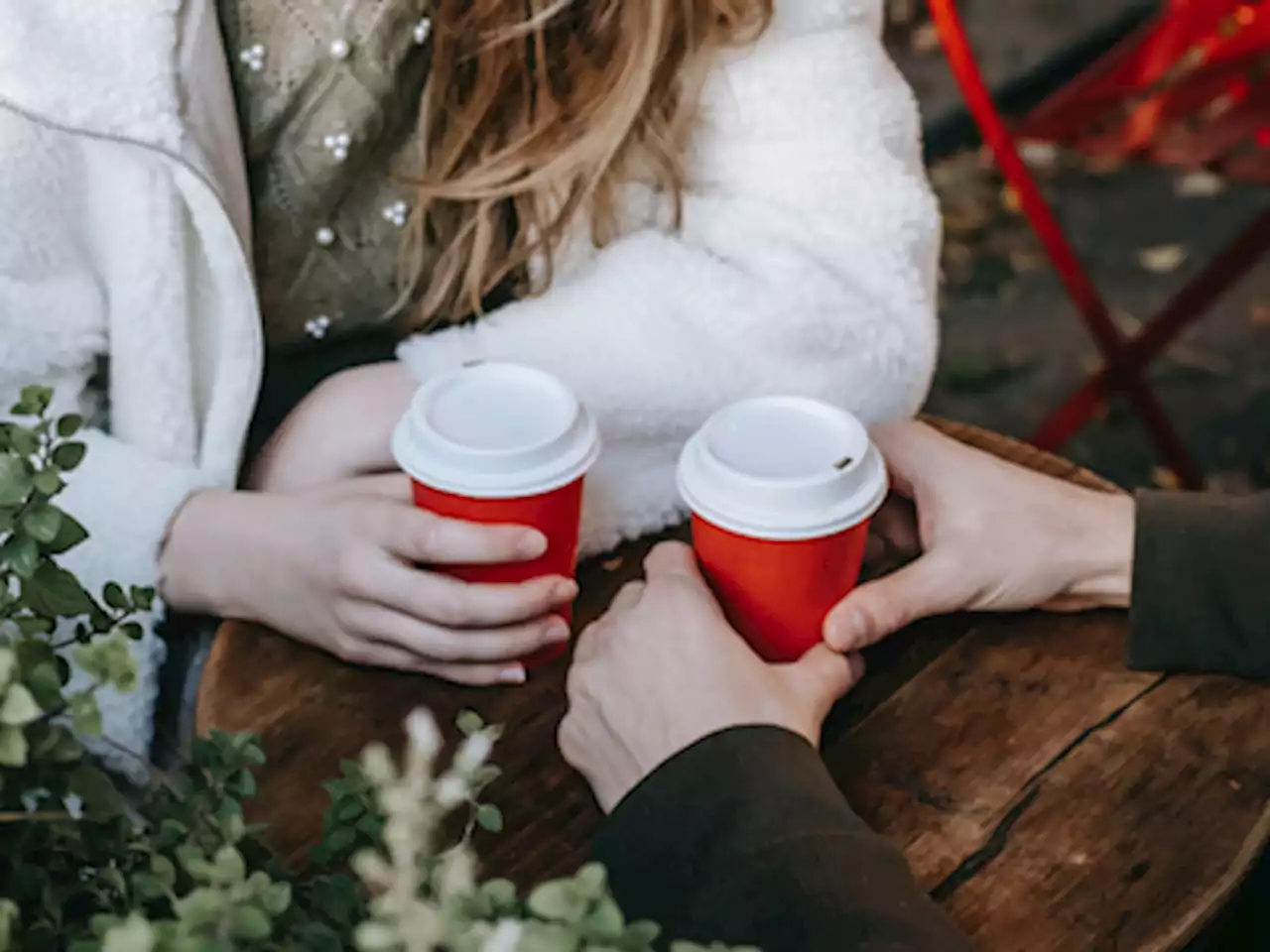 Five things to talk about on a first date that could spark a 'real' connection