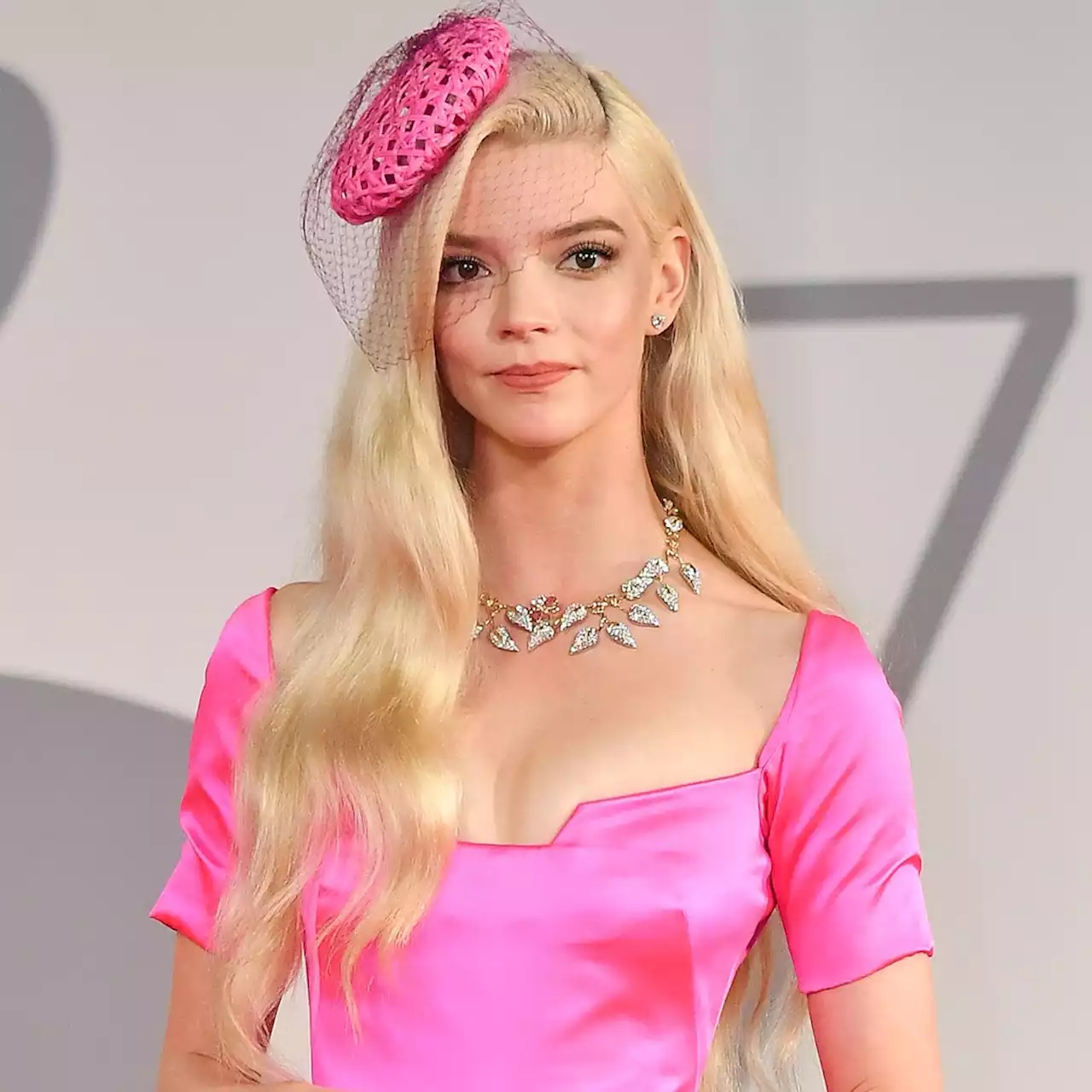 Anya Taylor-Joy Steals the Show With Electrifying Blue Latex Look at The Menu Premiere - E! Online