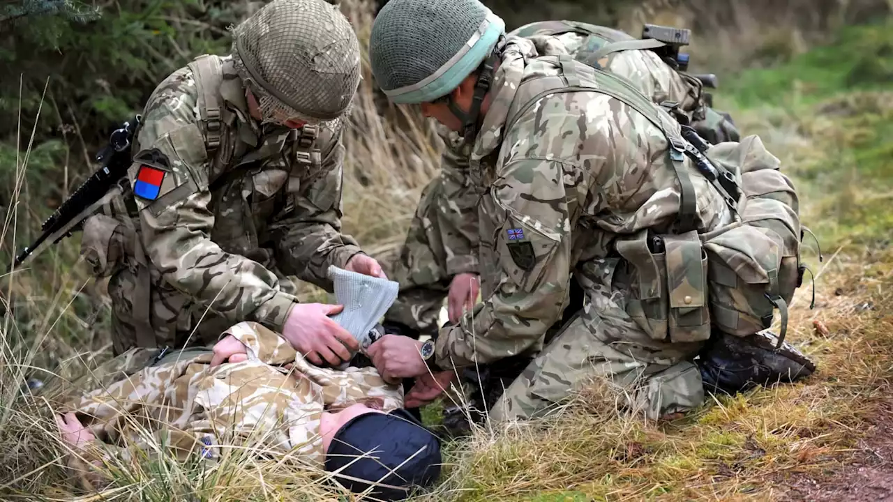 VR-controlled robots are being designed to treat injured soldiers | Engadget