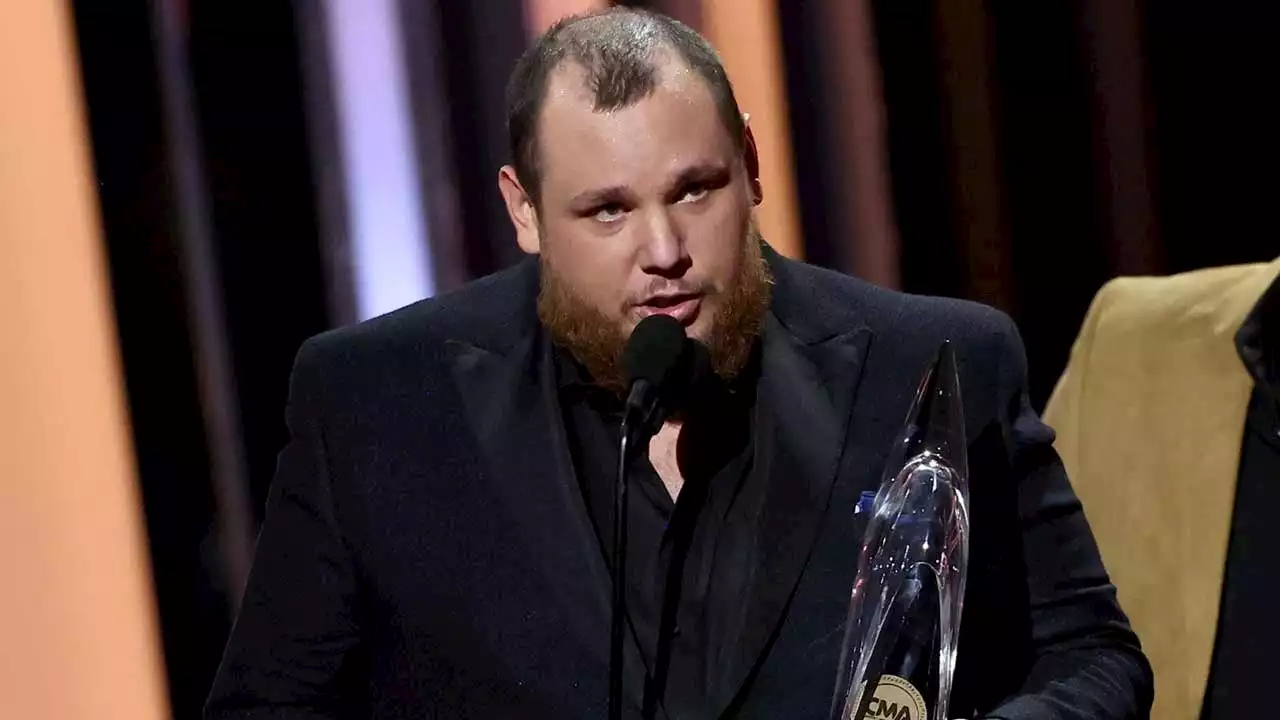 Luke Combs Wins Entertainer of the Year at 2022 Country Music Awards