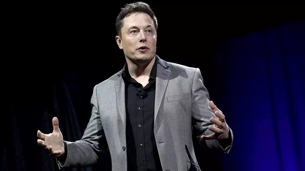 Elon Musk warns Twitter employees of ‘difficult times ahead,' ends remote work: report