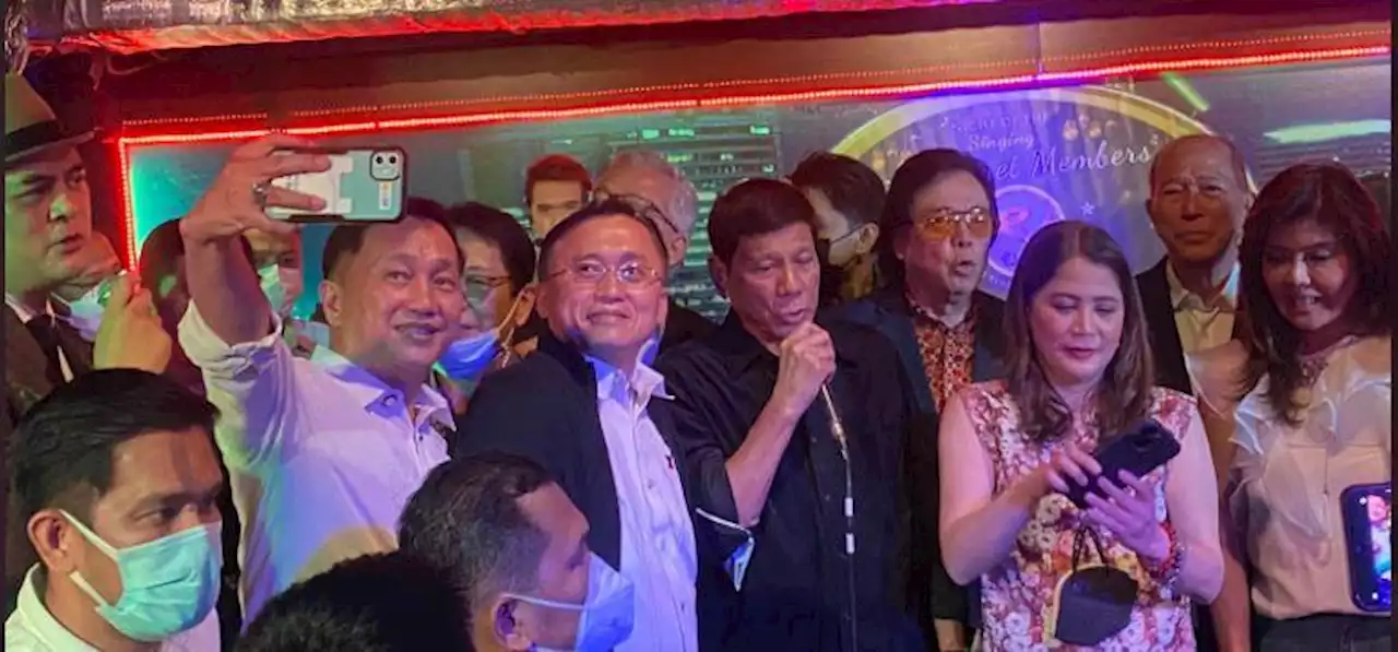 Ex-President Duterte parties with former Cabinet members