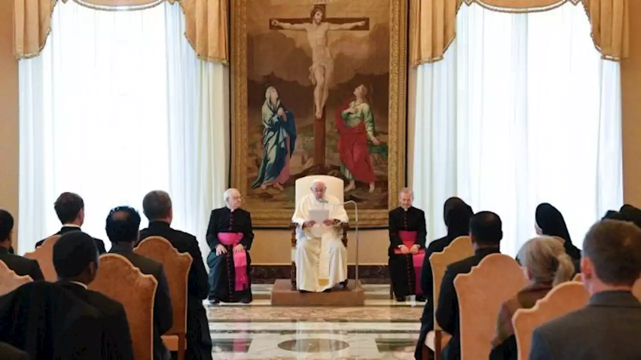 Pope to Pontifical Nepomuk College: Be builders of peace